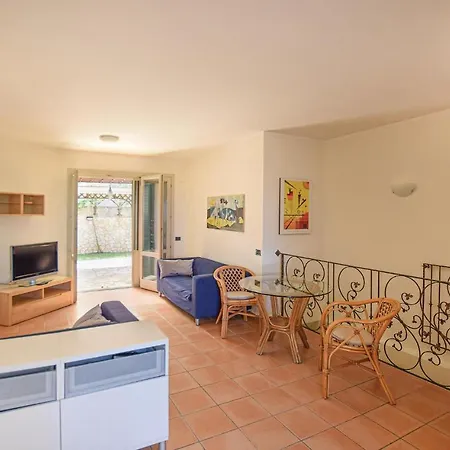 Amazing In W/ Outdoor Swimming Pool And 2 Bedrooms * Crotone