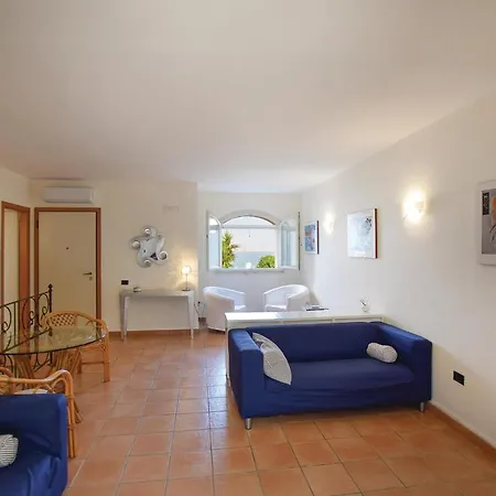 Amazing In W/ Outdoor Swimming Pool And 2 Bedrooms Crotone